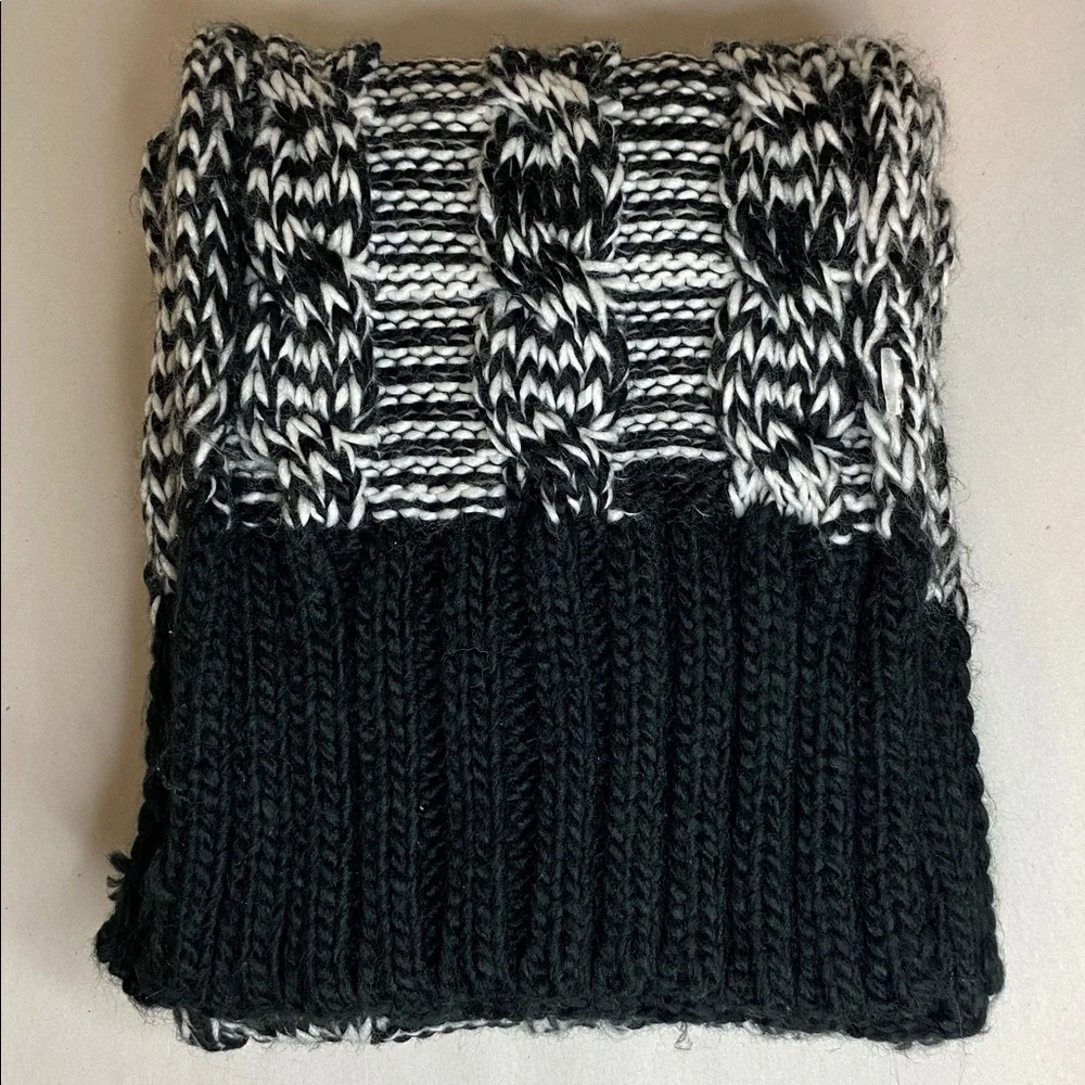 Black & White Chunky Cable-Knit Classic Scarf 80”X 8”